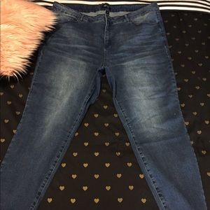 Refuge jeans size 24